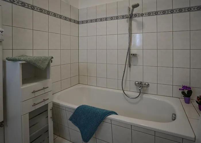 Saaletal 아파트 *